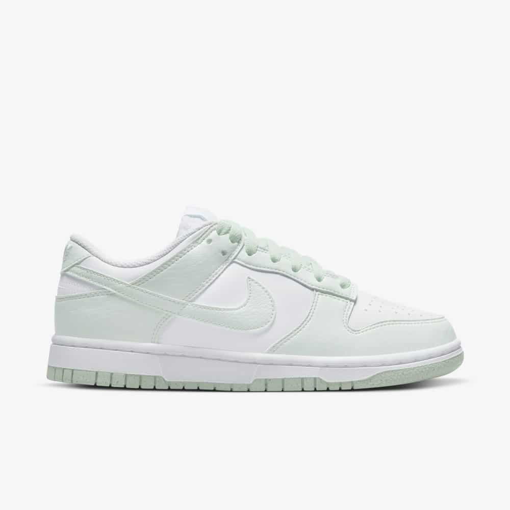 Nike Dunk Low Mint Trainers Women's